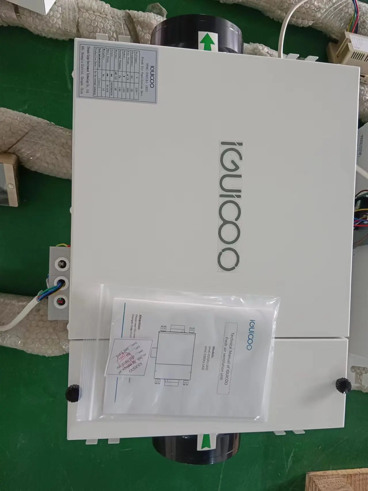 Ceiling Mounted 250m3/h Positive Pressure Ventilation System H12 Filter Steel Galvanized Steel Heating Home Fresh Air Supply