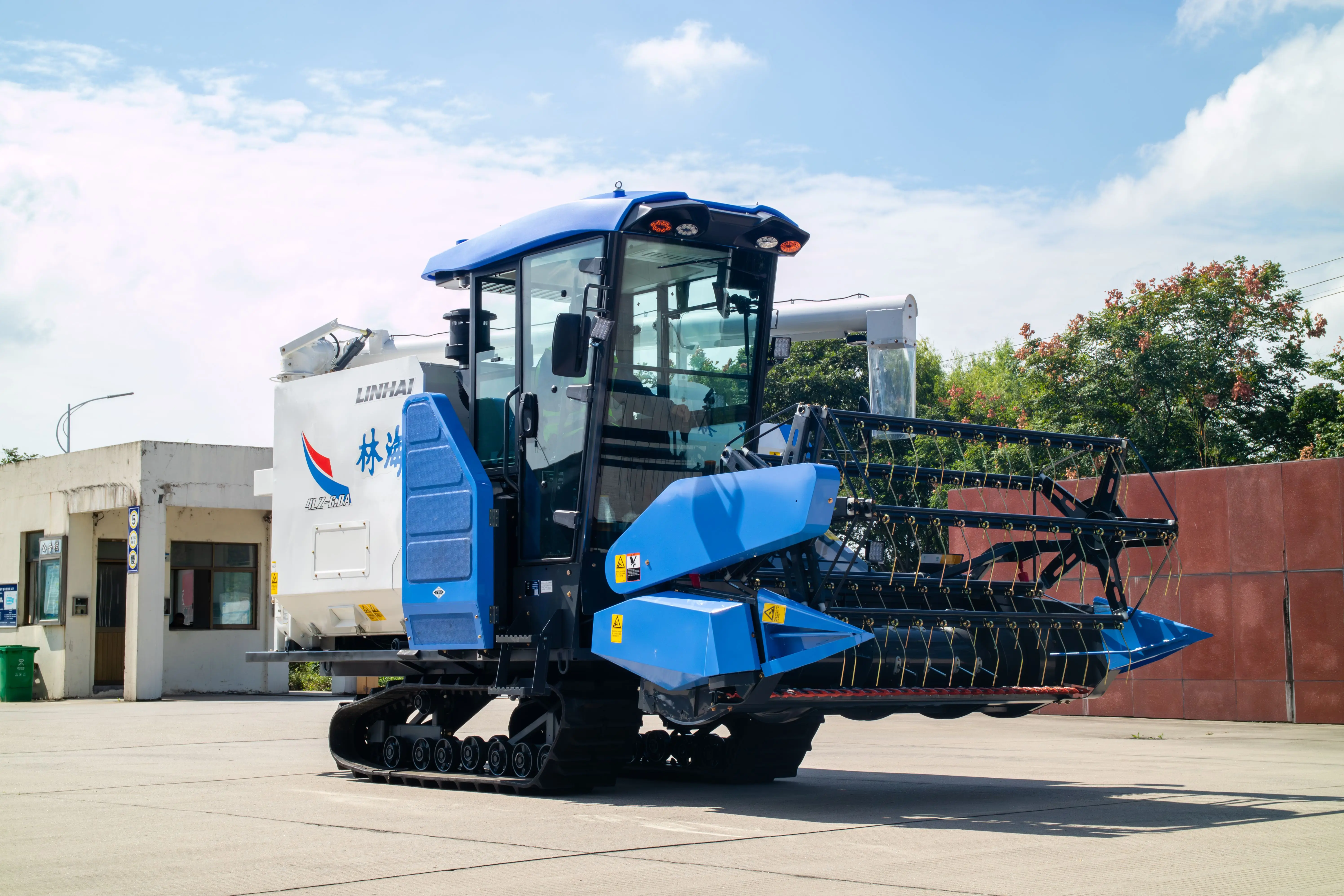 农用自走式履带式稻麦稻谷稻谷联合收割机