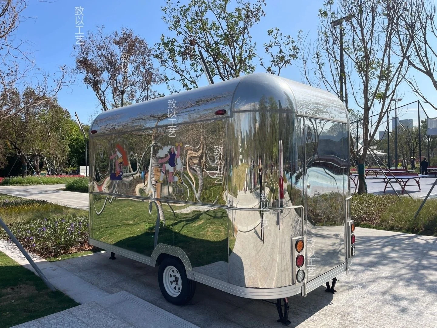 Cén Fáth Go Bhfuil Camper Hybrid Éadrom Mar sin is Fearr!