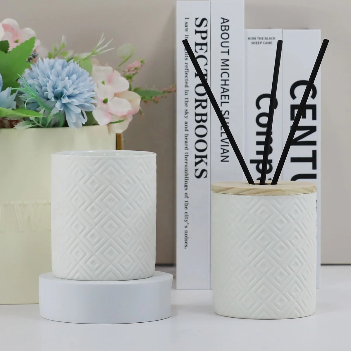 Synwish Custom Modern White Ceramic Matte Reed Diffuser Candle Jar with Wood Lid and Box Packaging supplier