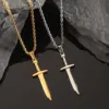 Colgante de daga con cadena de cuerda