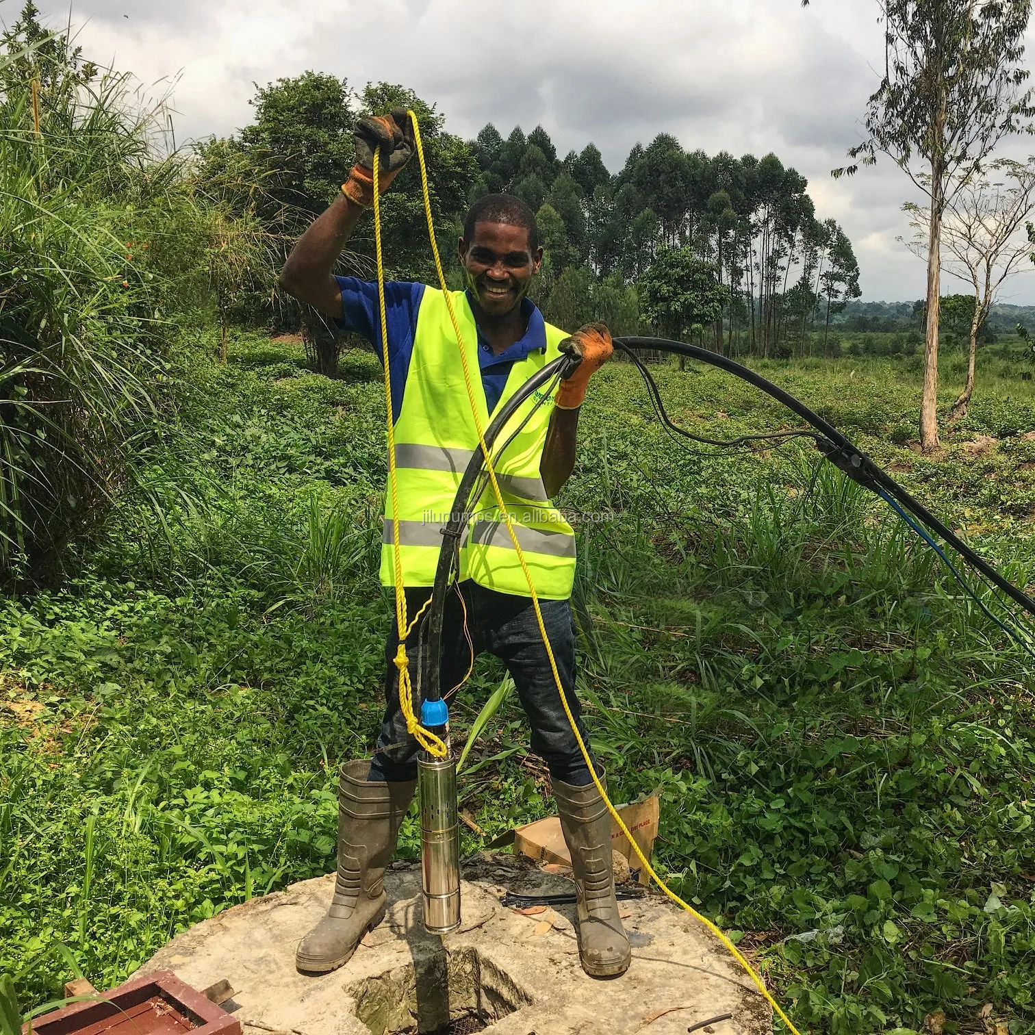 
 JILU 3 дюймов 600 Вт 120 м высоконапорный bldc насос шнекового типа солнечной одновинтовой насос Солнечный водяной насос  