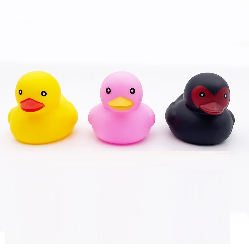 Мотоциклетный шлем с рогом желтой утки