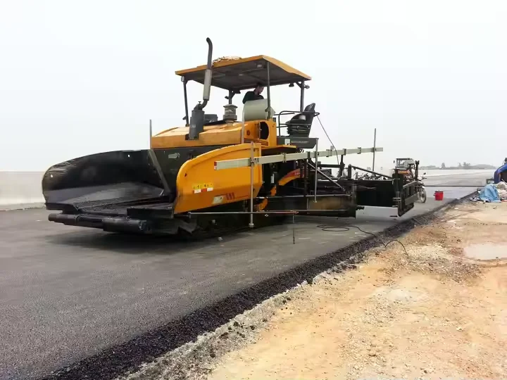 SAP60C-8 Road Paver Machine 6m Asphalt Concrete Paver for Highway & Urban Road Construction