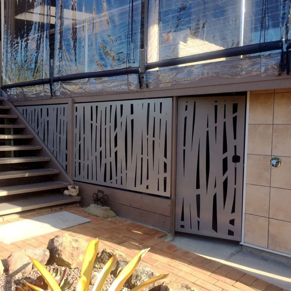 retractable metal fence