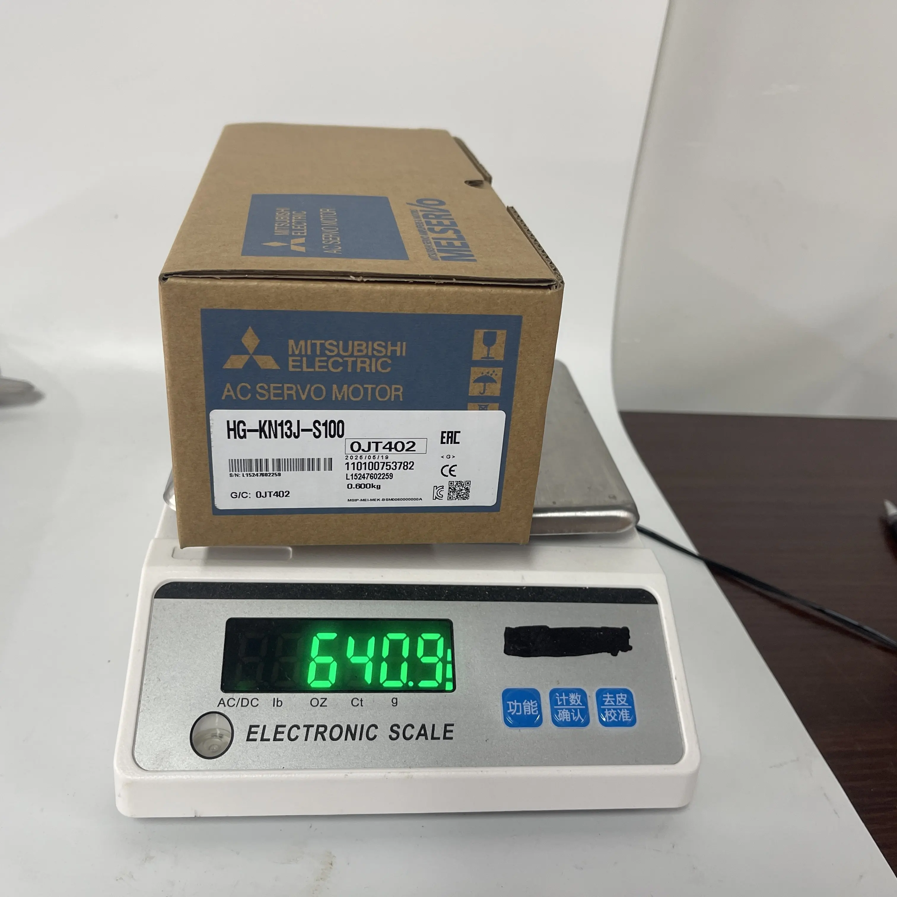 Mitsubishi AC Servo Motor HG-KN13J-S100 Mitsubishi AC Servo Motor HG-KN13J-S100
