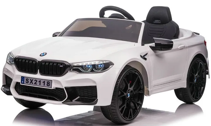 Este sensacional carro infantil BMW M5 24v tem uma função DRIFT.