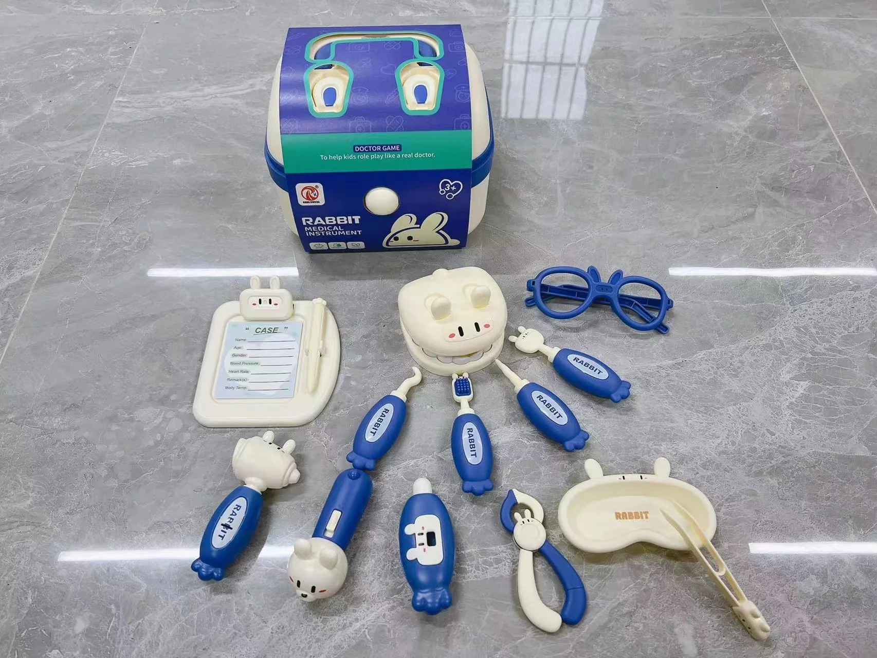 Детский игровой набор с докторской игрушкой