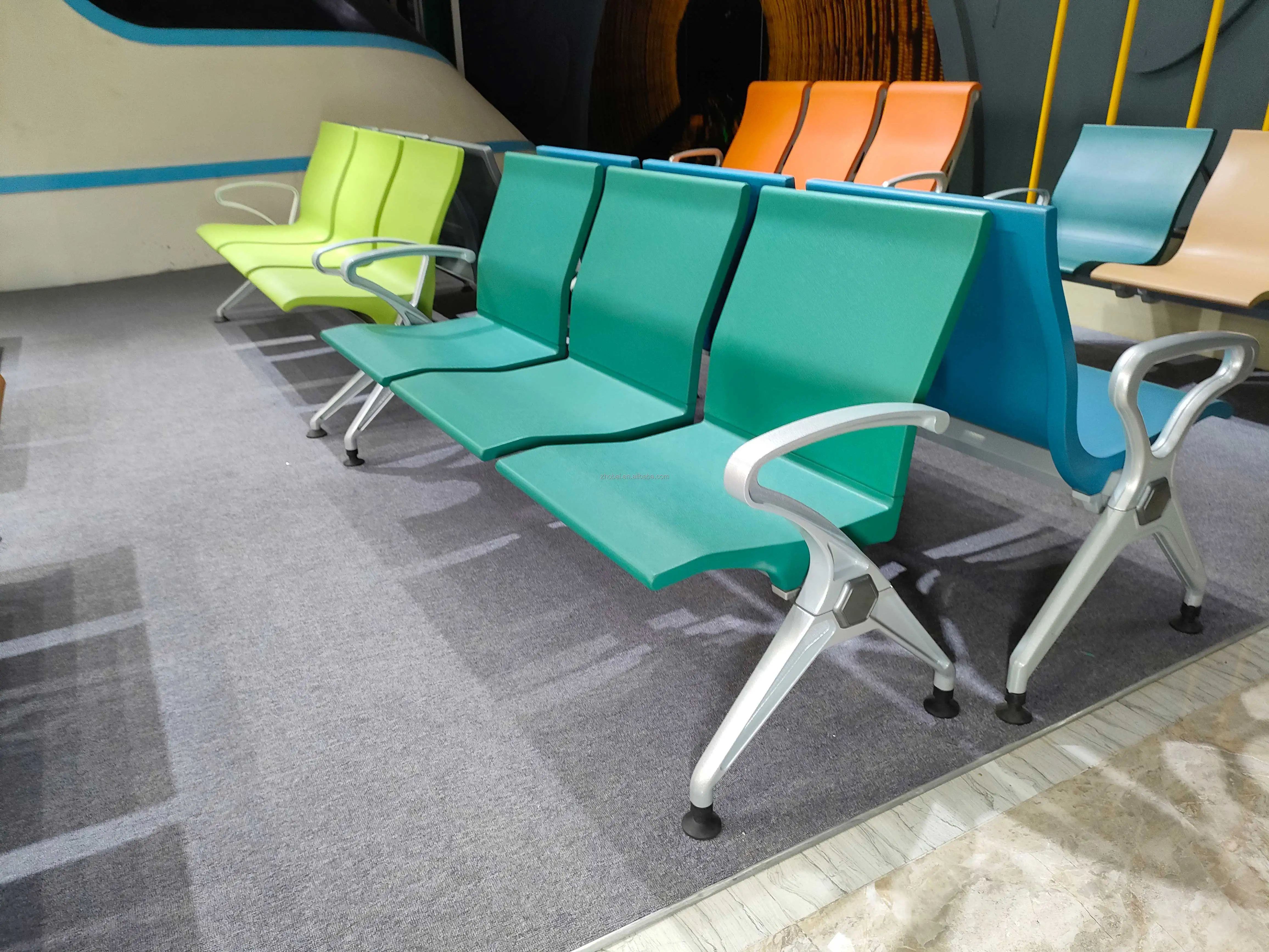 Modern PU Leather Armrest Waiting Room Chairs for Clinics Airports Hospitals Barber Salons Reception Guests Gyms 4