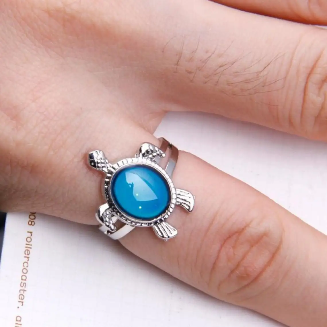 Retro Magic Mood Ring Gem Heart Temperature Feeling Color Change Ring