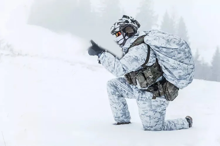 【新品実物】中国軍　雪用迷彩服 51PT3mWP7+L._UF350,350_QL80_.jpg