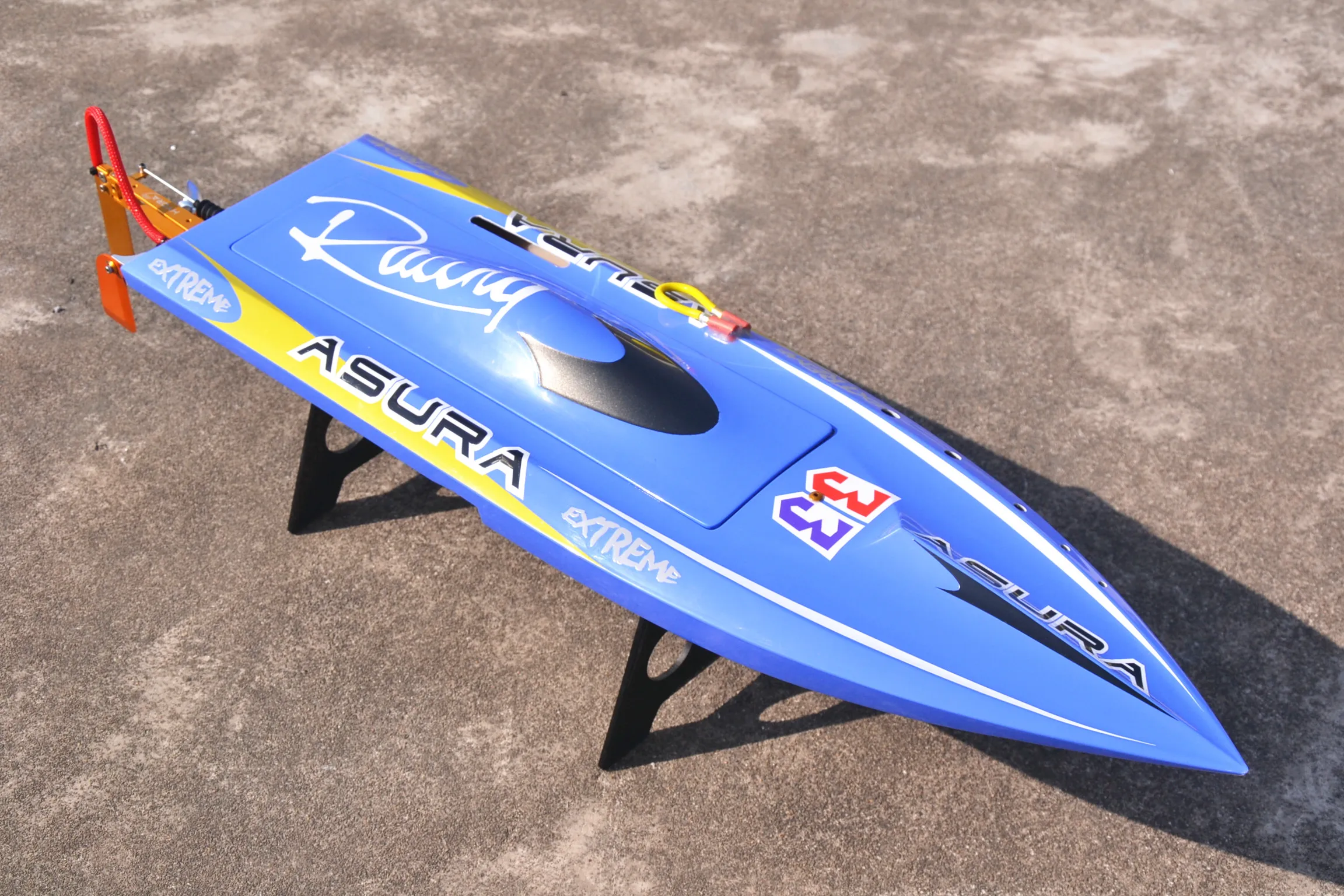 DTRC Ship Model H750 Great White Shark Electric Remote Control Boat Racing Boat Fiberglass Ship Rollover Prevention