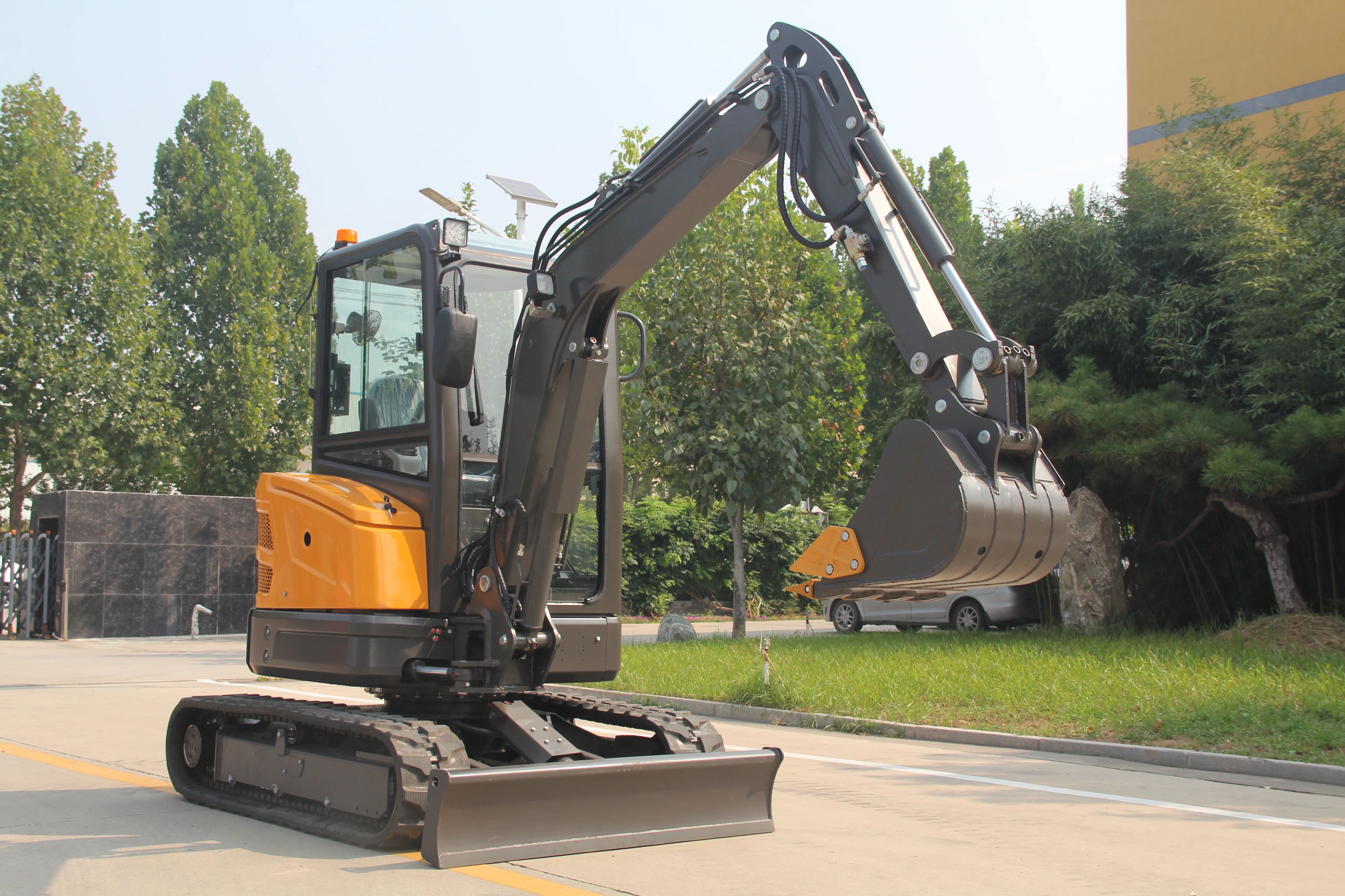 3 Ton 3.5Ton Mini Excavators Crawler Excavator With Attachments