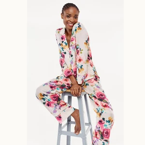 Hot Selling ODM Customized  Pajamas Women Satin Lounge Wear Pajamas Long Sleeve Floral V-neck  Women's Sleepwear