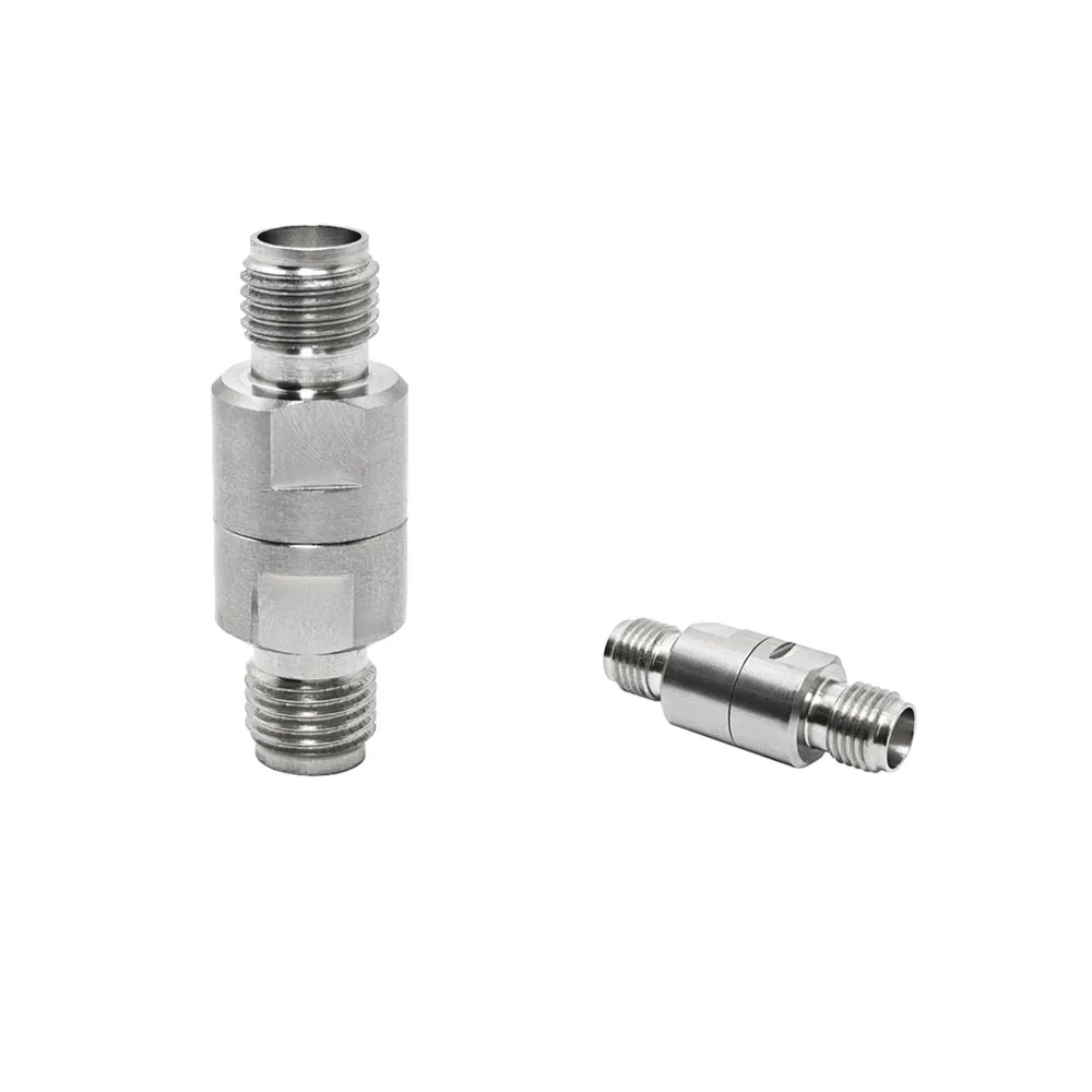18 GHz: SMA-naaras–SMA-naaras-sovitin, SMA-KK-tyyppinen suorakulmainen liitin, ruostumaton teräs, DC–18 GHz: RF-koaksiaalisovitin