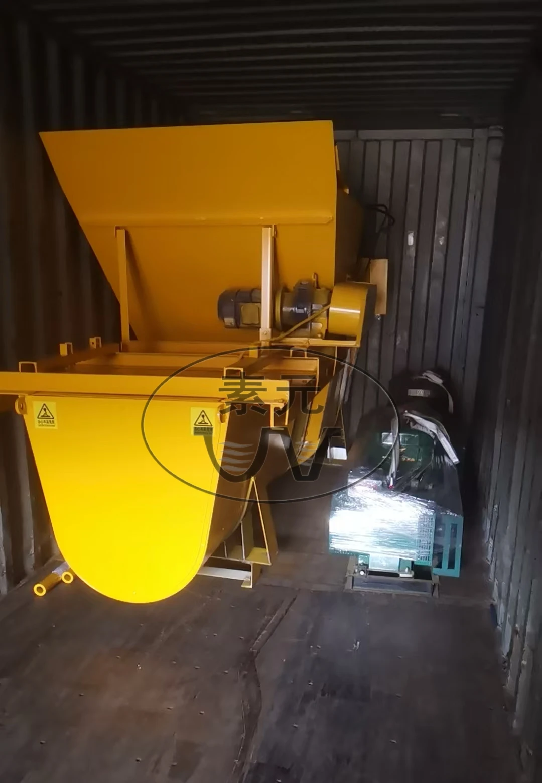 product self propelled u shaped concrete channel lining machine water conservancy ditch forming machine-6