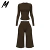 Completo Marrone con Maglia a Maniche Lunghe e Pantaloni Capri