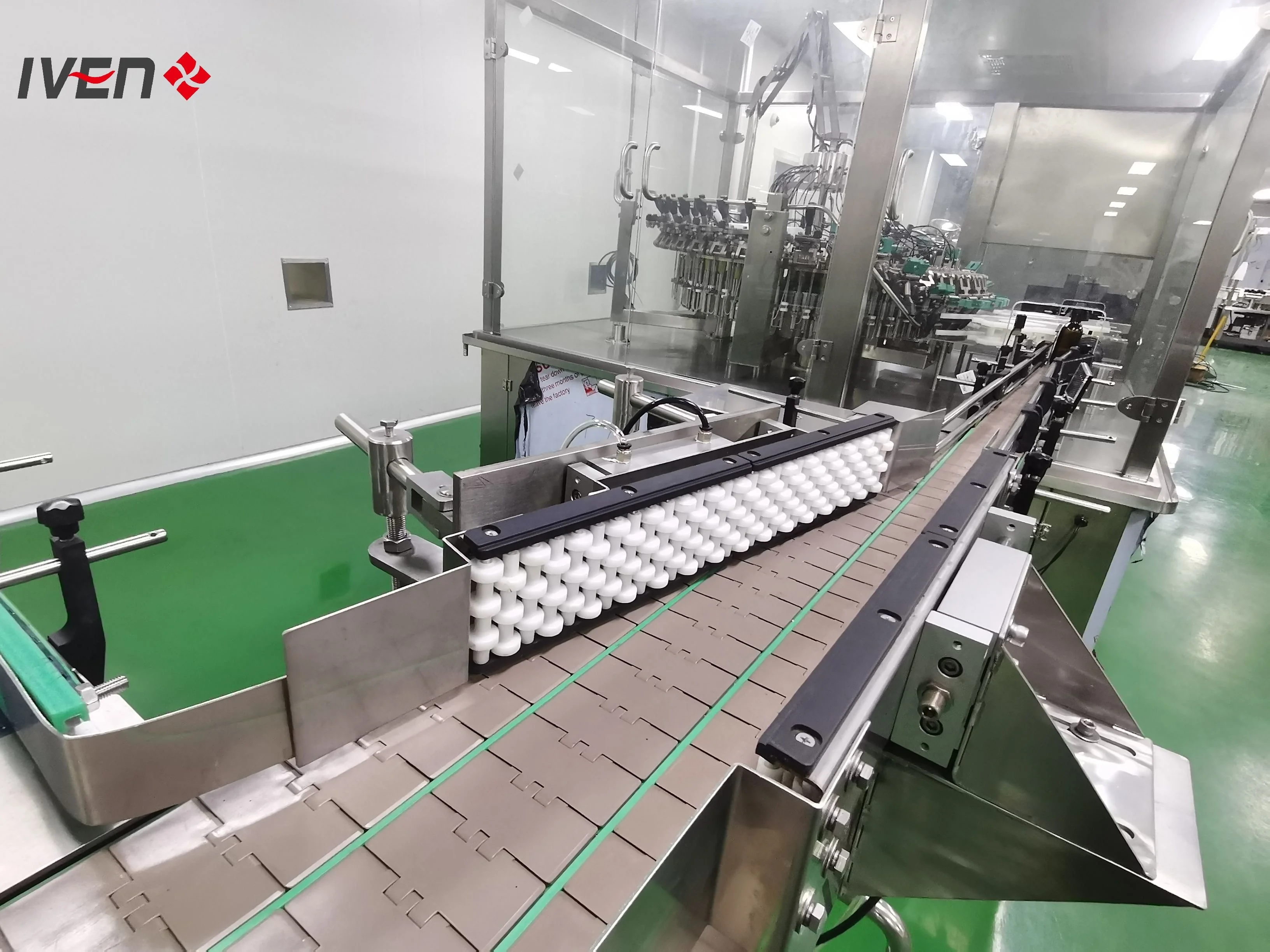 Automated Liquid Cough Syrup Filling Production Manufacturing Machine With Computer Interface Glucose Syrup Machine
