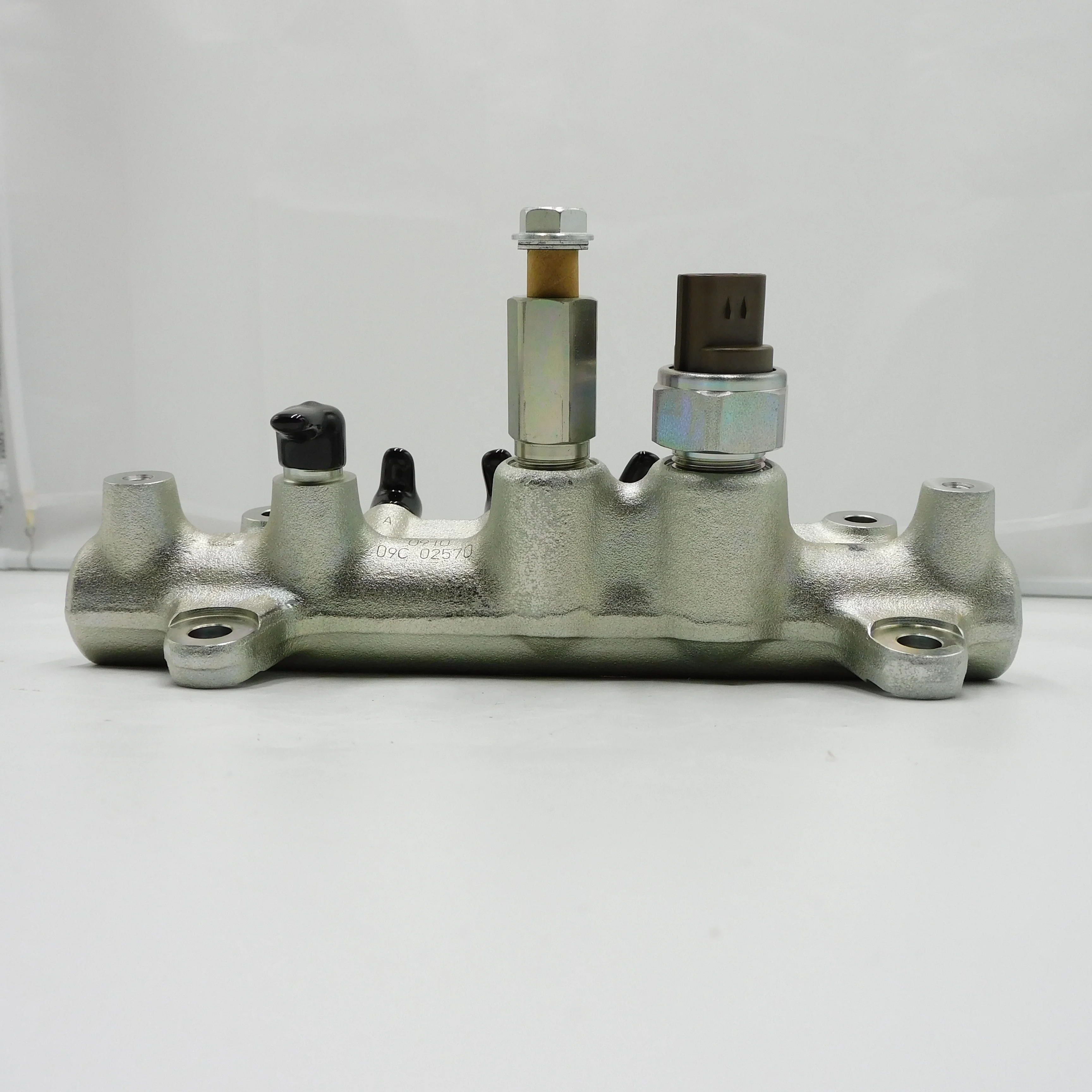 riyu様① Genuine 4HK1/4JJ1 Common Rail Assy for FR/FS/FT/FV/NH/NP