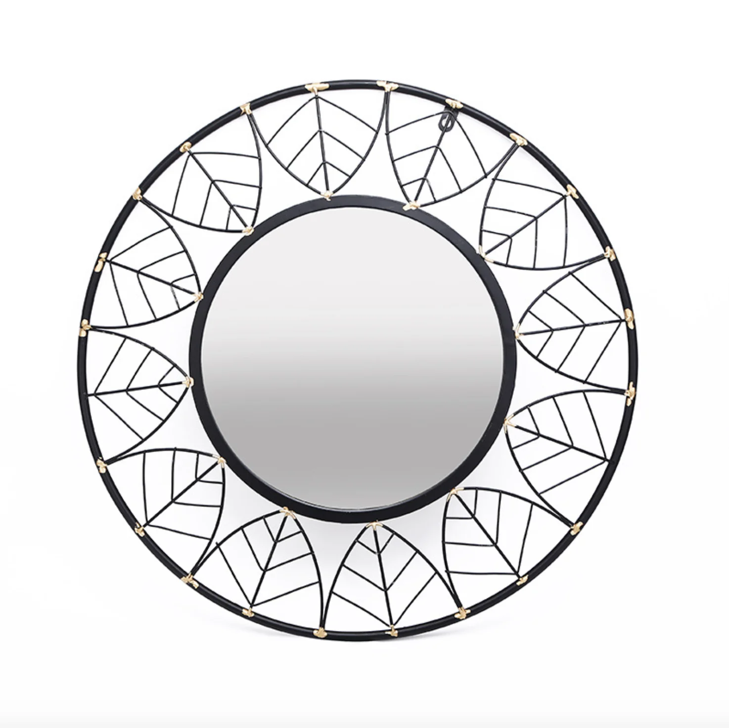 Vòng tường gương trang trí sắt đen sẽ là điểm nhấn hoàn hảo cho không gian nhà bạn. Hình dạng tròn trịa giúp phản chiếu ánh sáng tốt hơn, tạo nên một không gian rộng lớn và sang trọng. Khung sắt đen chắc chắn và đẹp mắt thêm phần quyến rũ và bắt mắt hơn.
