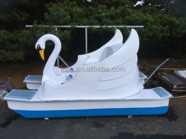 White Swan Pedal Boat Cheap Water Amusement Park Fiberglass New Swan Pedal Boats for Sale