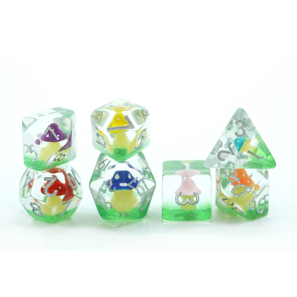Conxunto de dados DND de cores arcoíris con logo personalizado de resina con forma de cogomelo para xogos de mesa e RPG personalizables