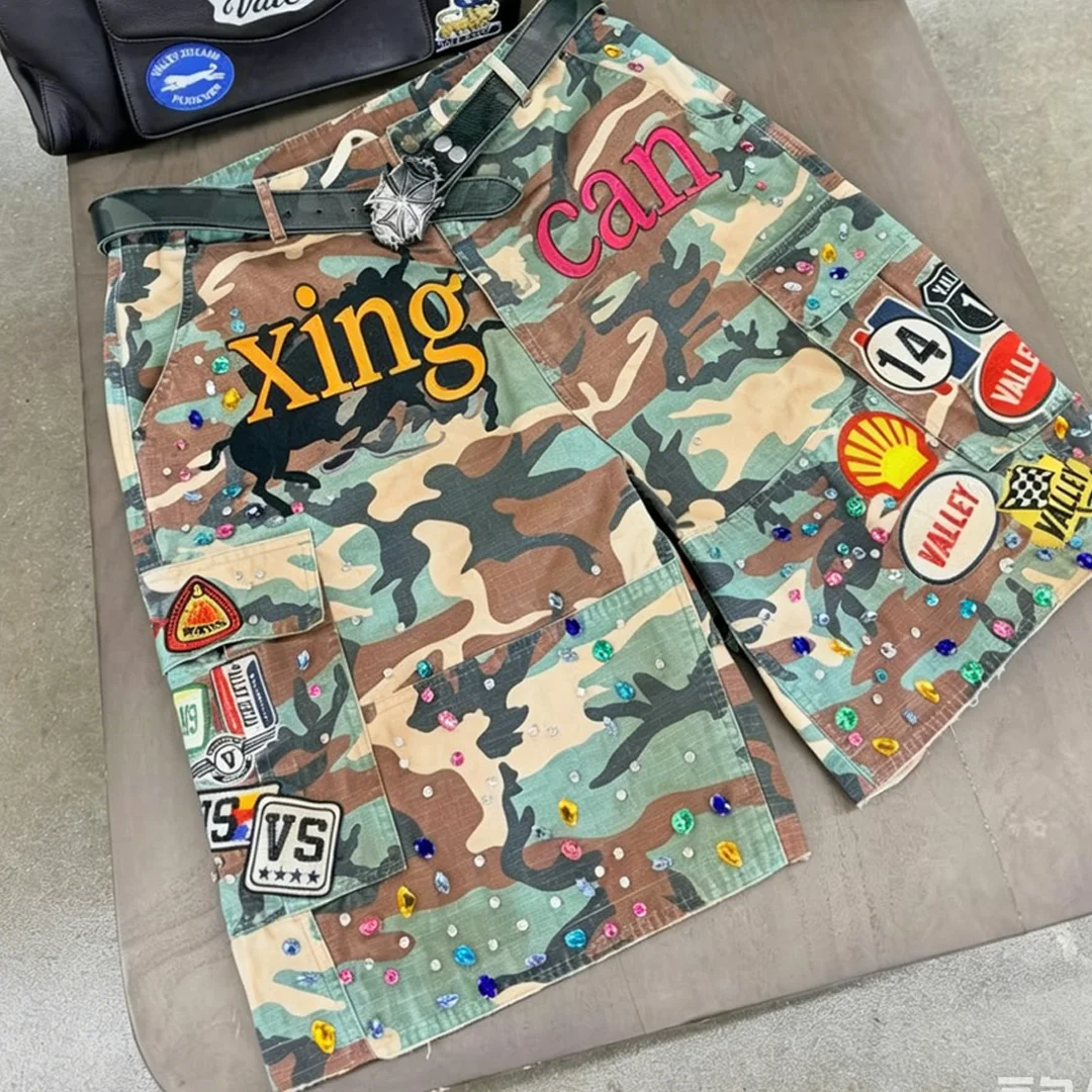 Výrobce přizpůsobitelných kraťas s americkým kamuflážním emblémem vyšitým ručně, vybledlé, s digitálním potiskem DTG, streetwear pro muže