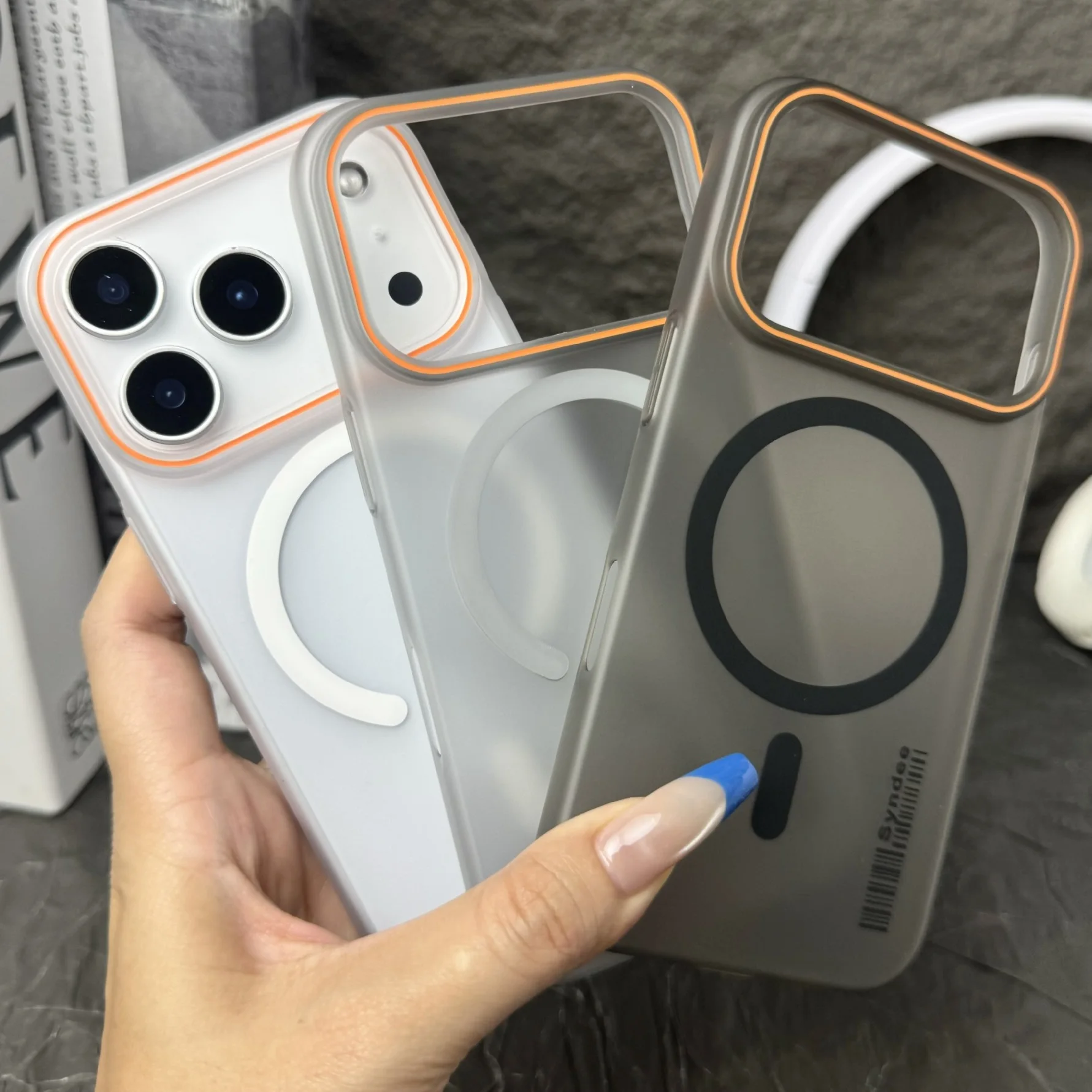 Ins Style Matte Skin Feeling Hard PC Ultra-Thin Magnetic Embossed Anti-Fall Shockproof Mobile Phone Case for for for 17 Air