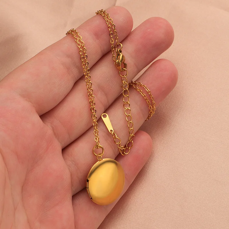 Round Circle Locket Picture Necklace