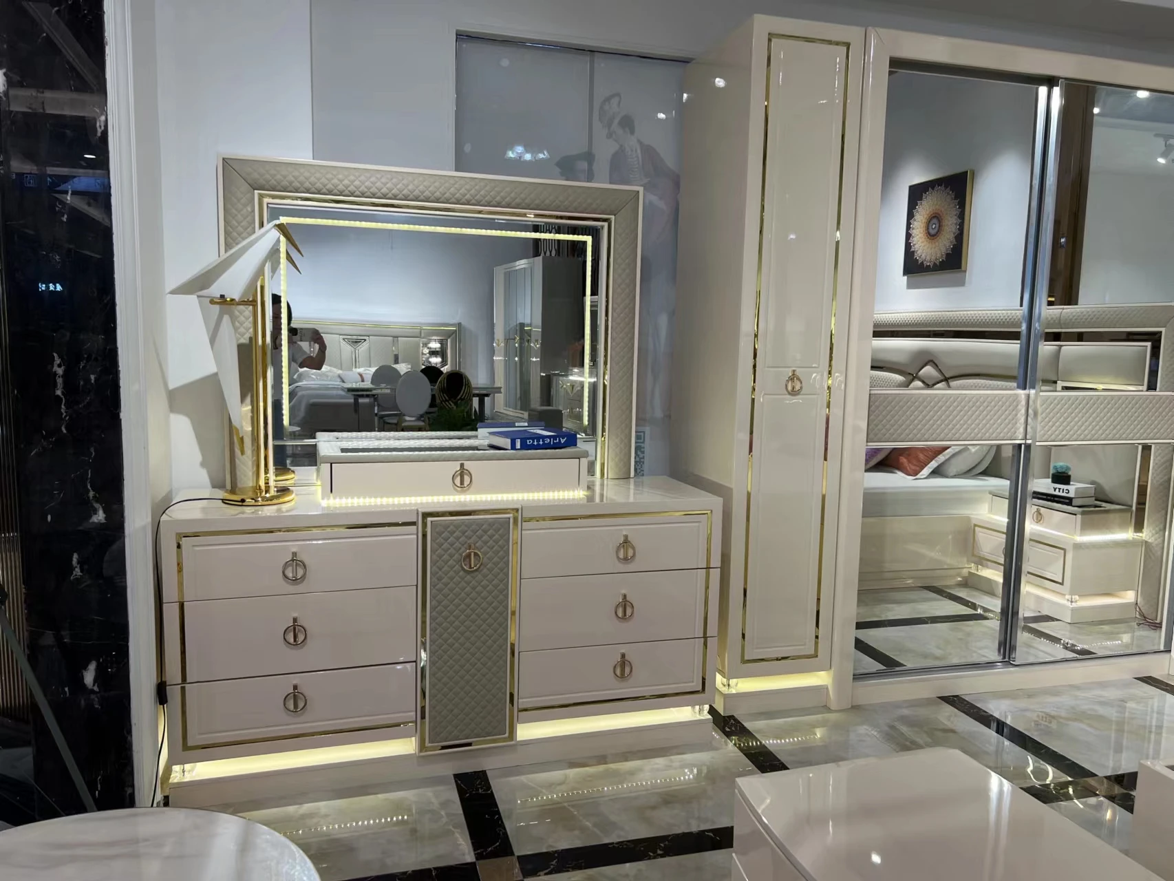 Italian Style Home Luxury Executive Low Price Bedroom Furniture Bed