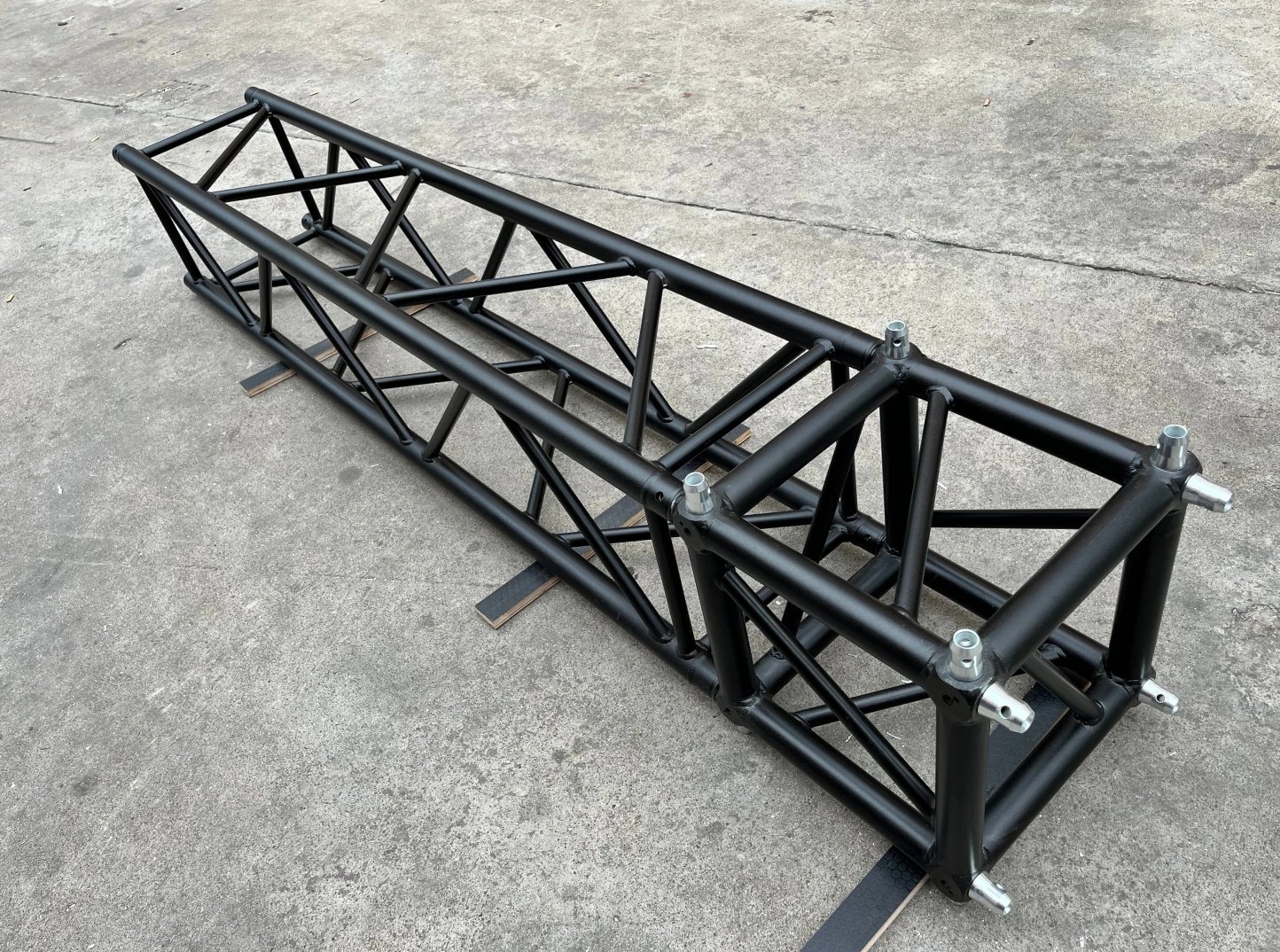 400MM Large Vice Tube Aluminum Spigot Truss Light Truss Black Color for Event supplier