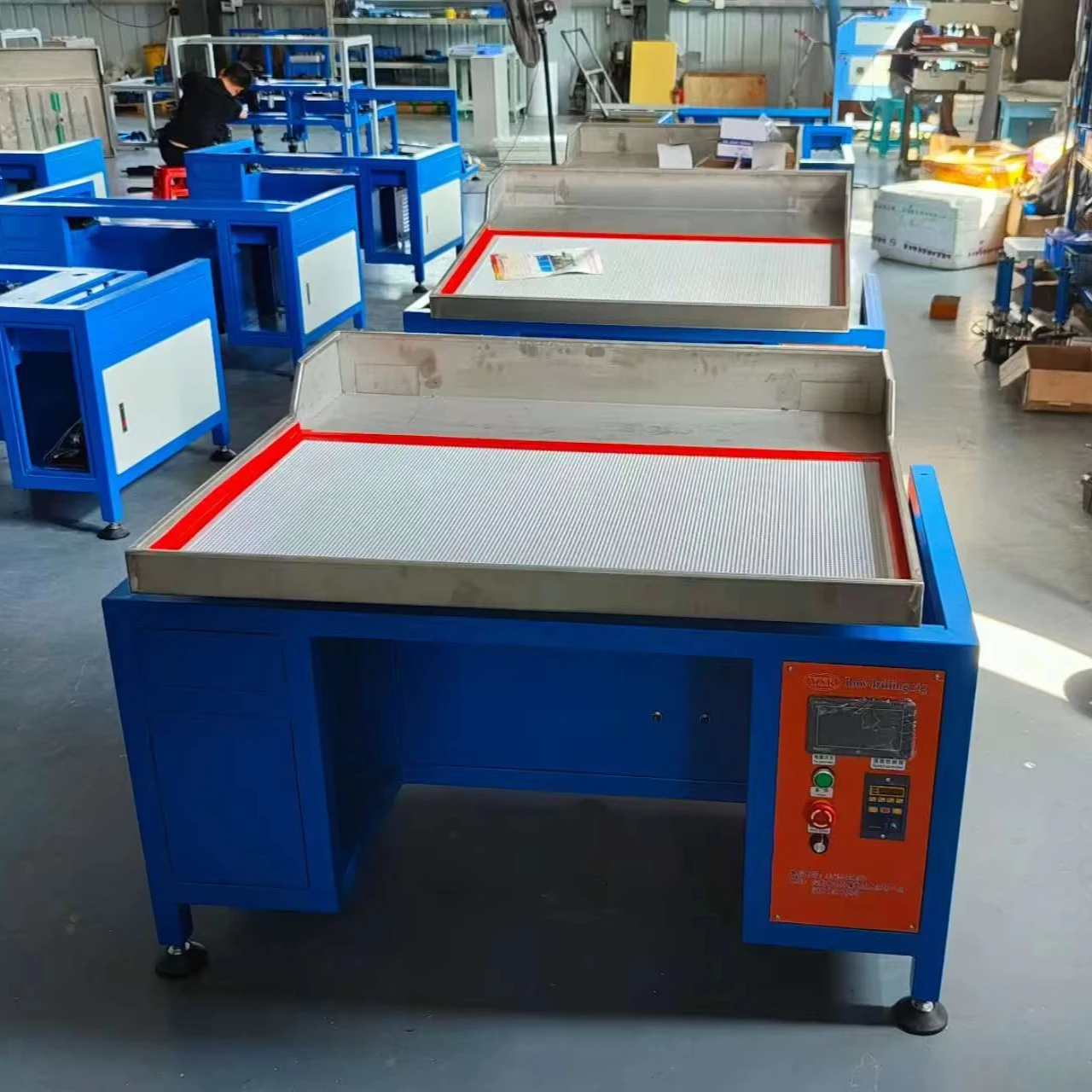 SUB Compact Semi-Automatic 1200W Carbon Steel Rhinestone Shaking Machine 4 Heads 7-12pcs/min Fast Efficient Special Shaped Studs