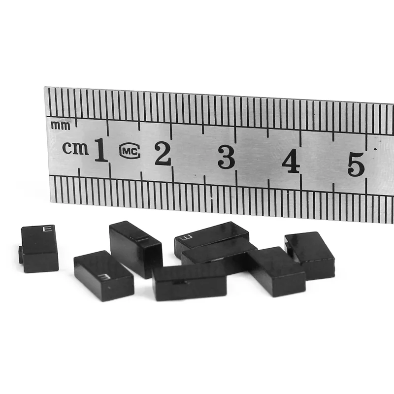 CER1005 Smallest RFID Tags Armas De Rastreamento RFID UHF Tag UHF Passive RFID Tags