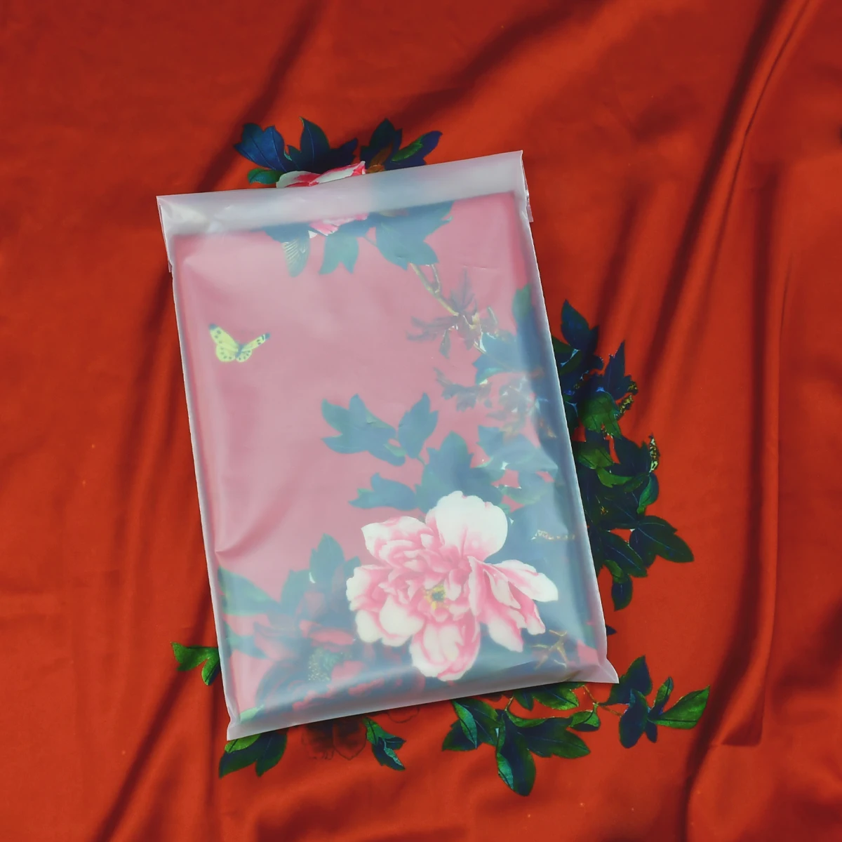 Custom Eco-Friendly Clothing Bags Biodegradable Corn Starch Frosted Sealable Plastic Bags supplier