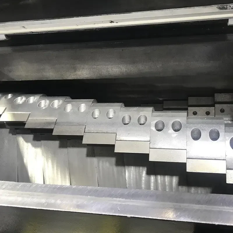 Автоматическая машина для измельчения пластиковых отходов и