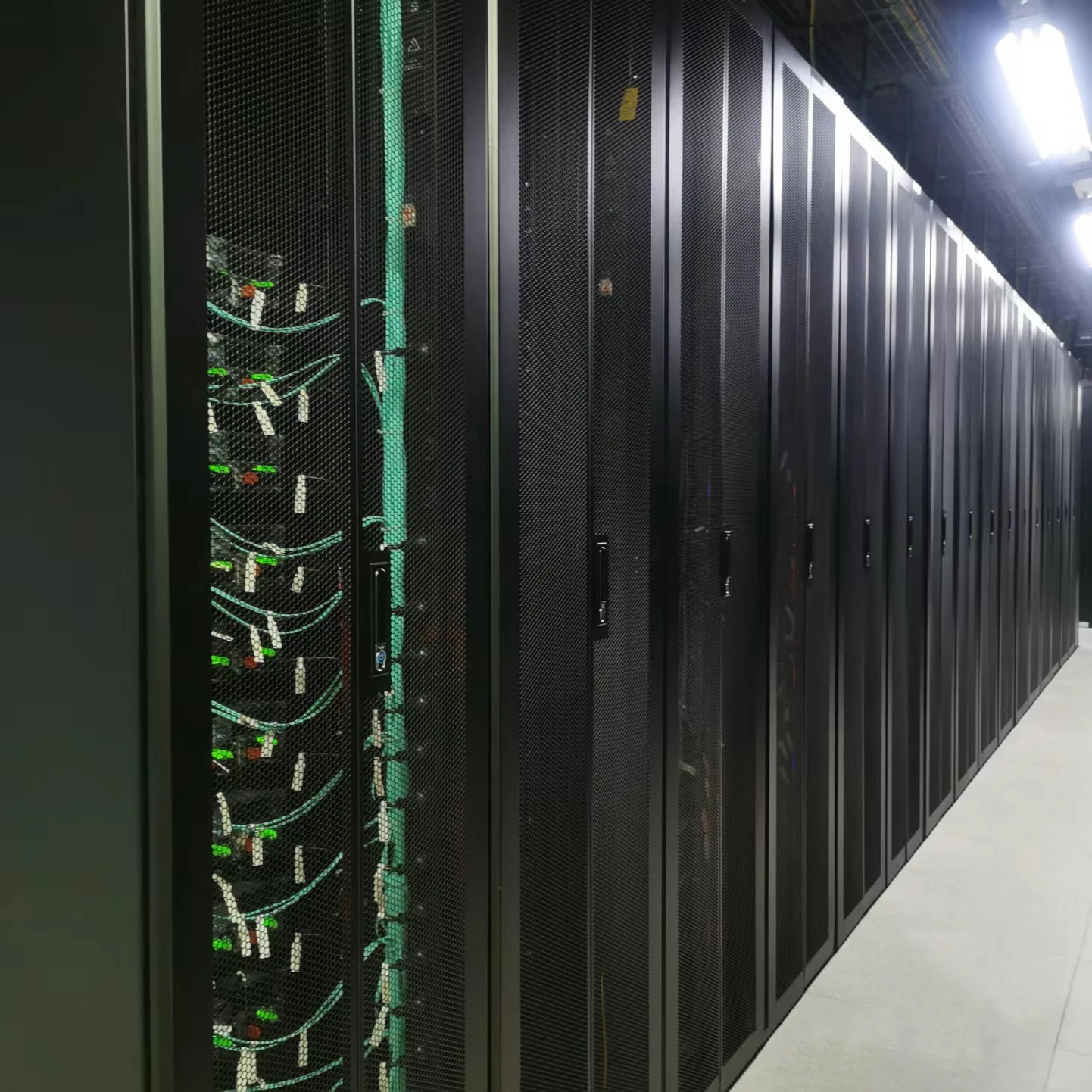 W-TEL Precision Air Conditioner for Data Center Cooling