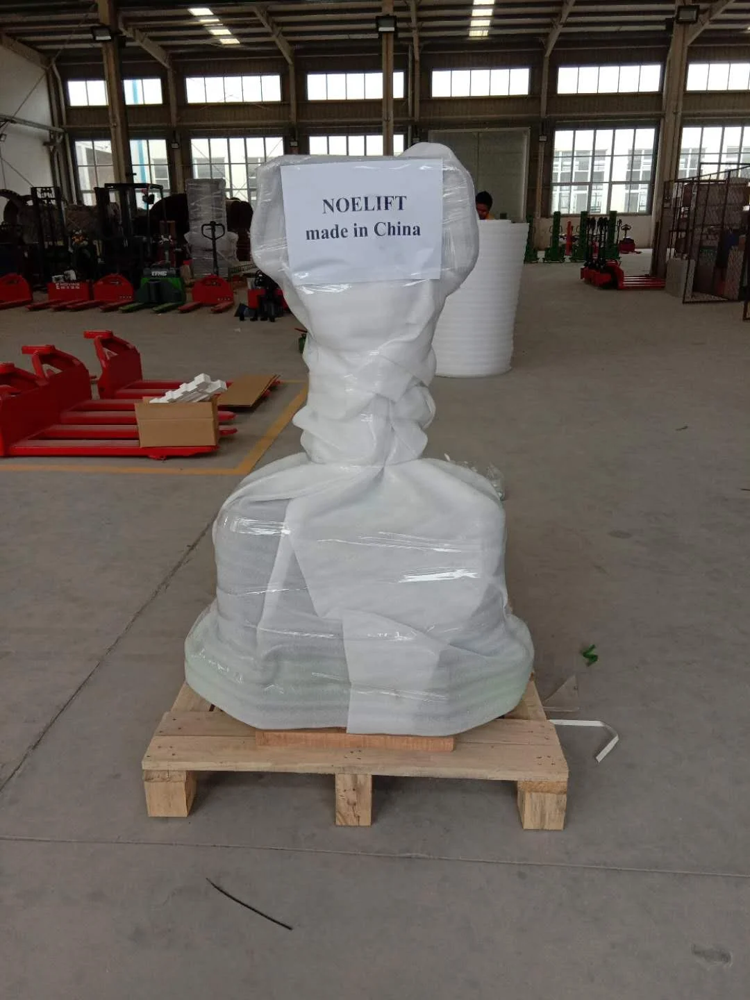 New Condition 500kg Self-Loading Semi Electric Forklift Stacker Hydraulic Reclaimer