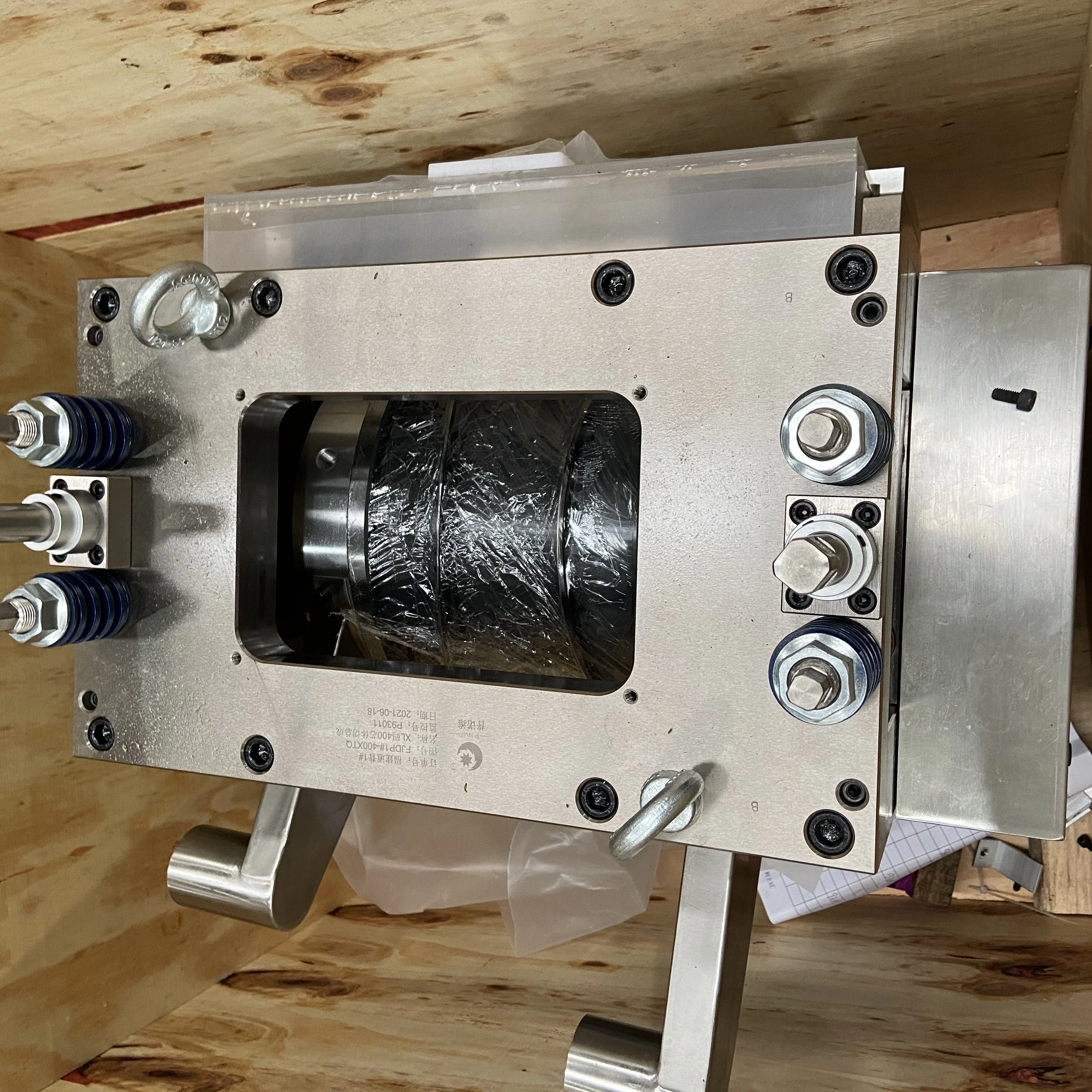 Automatic Core Cutter for Sanitary Napkin or Baby Diaper Machine with Quality Warranty