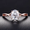 Anillo de moissanita con baño de oro en plata 925