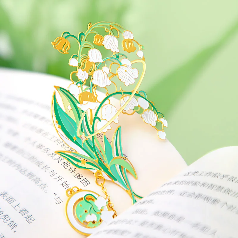 Simno Flower Theme Gold Plated Exquisite Hollow Metal Bookmark with Chain for Ladies Book Lovers Gift