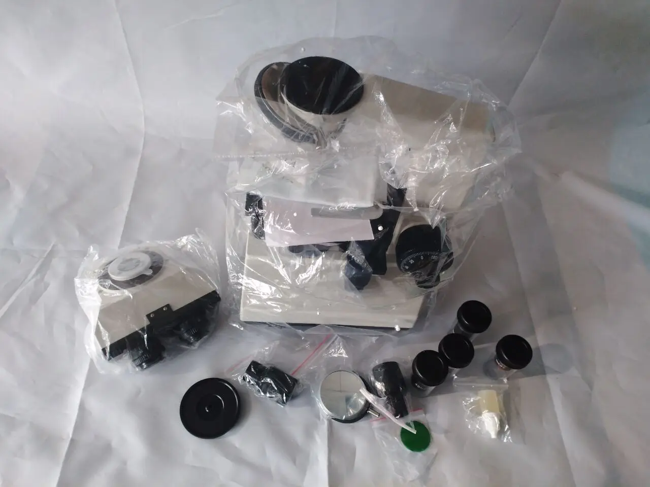 XSZ-107T microscope 3.jpg