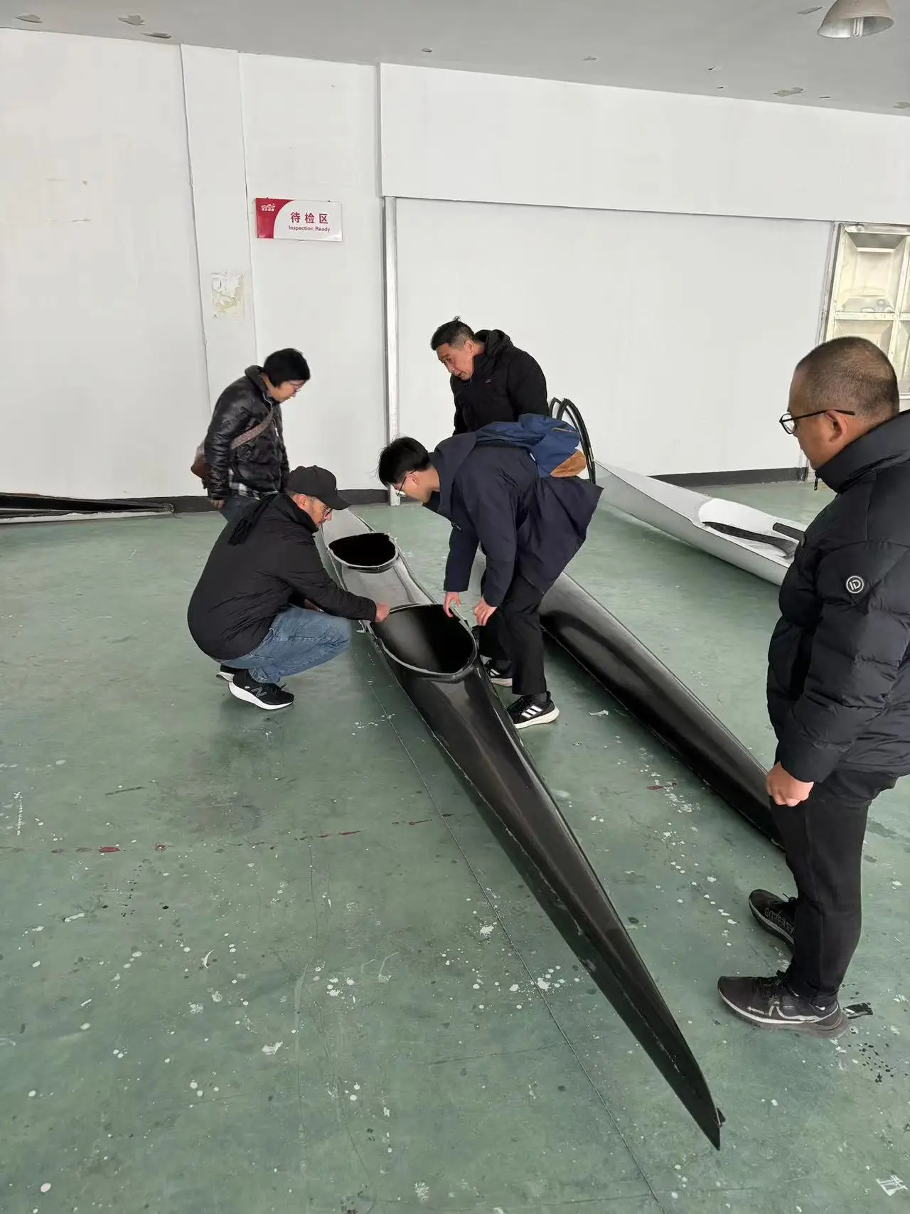 Racing Kayak With Carbon Fibre Hull High Performance Kayak For Paddlers