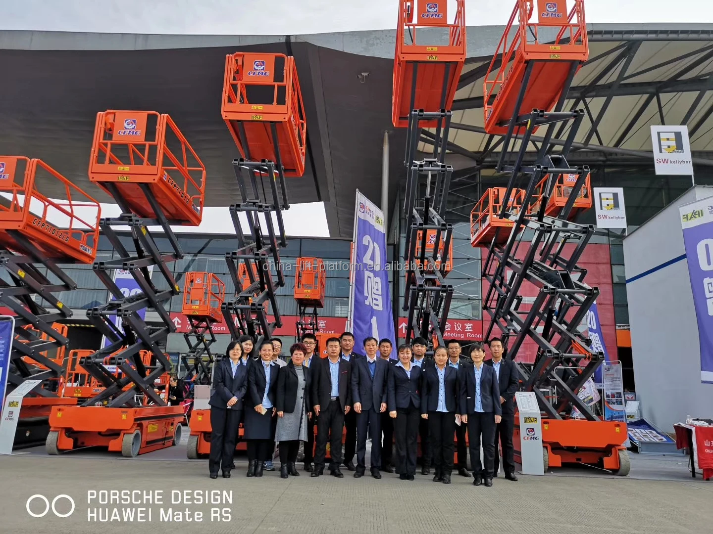 Scissor Lift On Tracks Trailer Telescopic Boom Lift/hydraulic Crank Arm