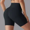 pantalones cortos negros