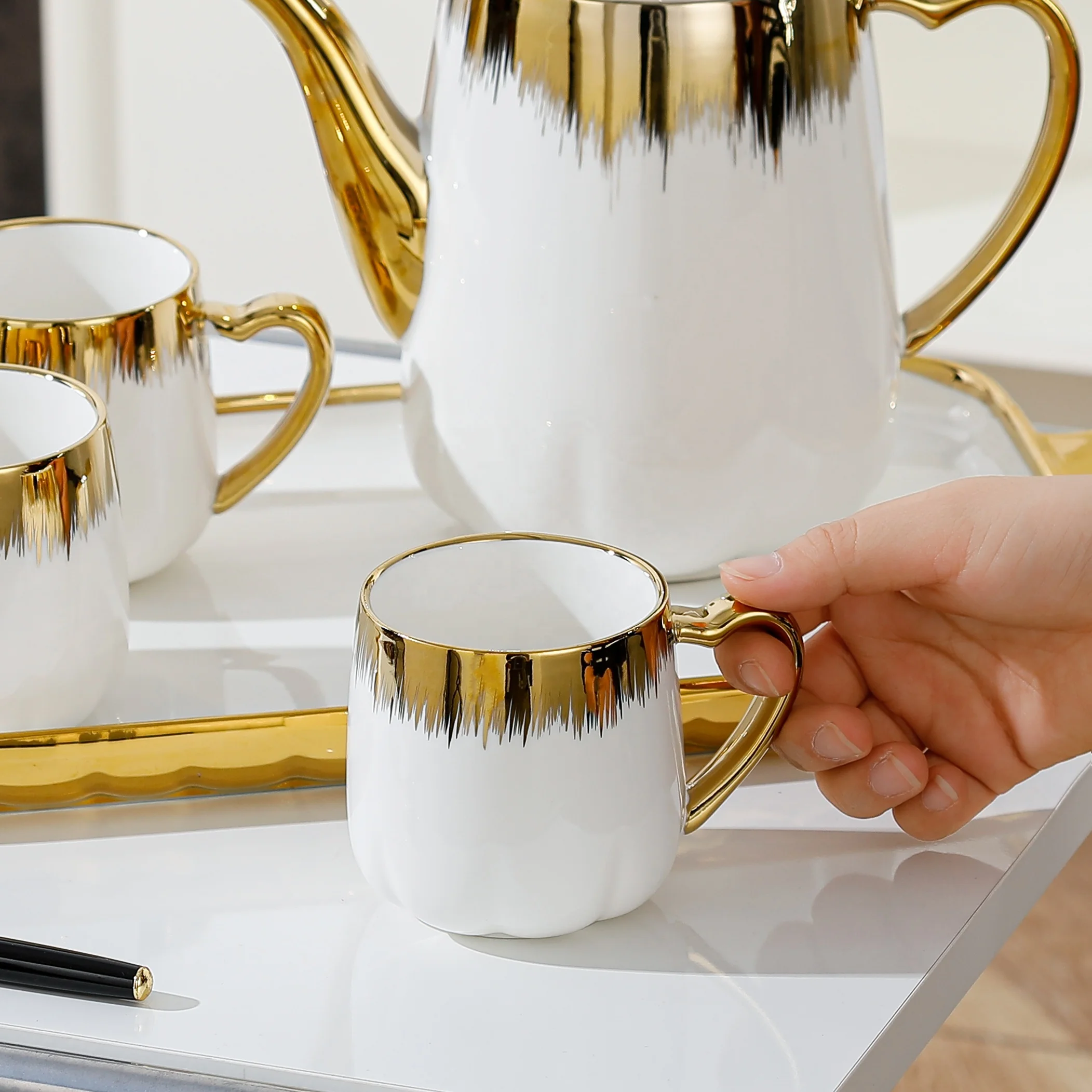 For 6 Person Use Creative Electroplate Art Decor Wholesale Ceramic Tea Cup Set with Gift Box 6 Cups 1 Teapot and Serving Tray