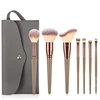 7pc marrone con la borsa