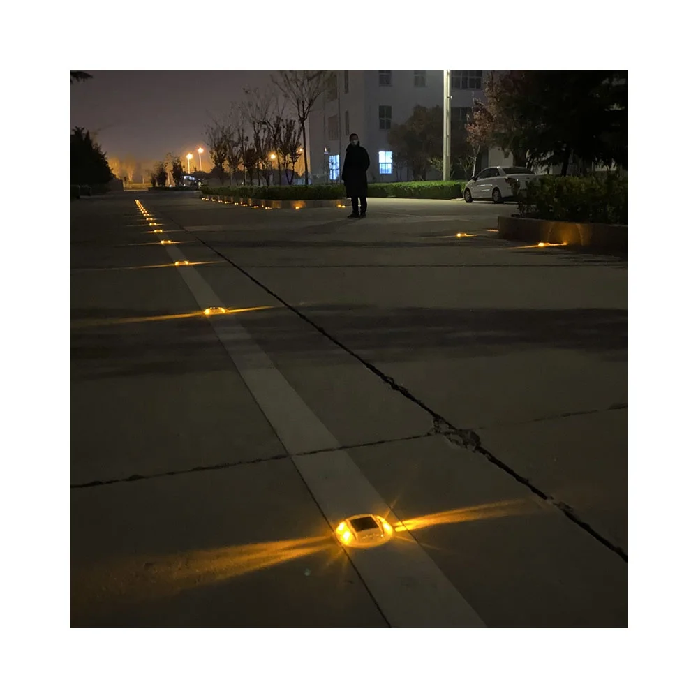 High Quality Led Flashing Colour Solar Road Stud Cats Eye Light on  Motorway Ojos De Gato Solares