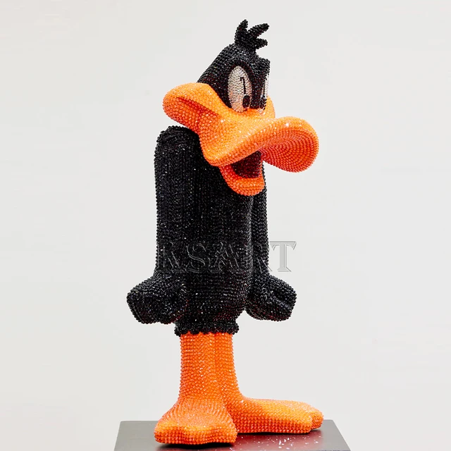 New Fashion Diamond-encrusted Cartoon Duffy Duck Paste Crystal Diamond Statue Resin Crafts Sculpture Home Gallery Decoration