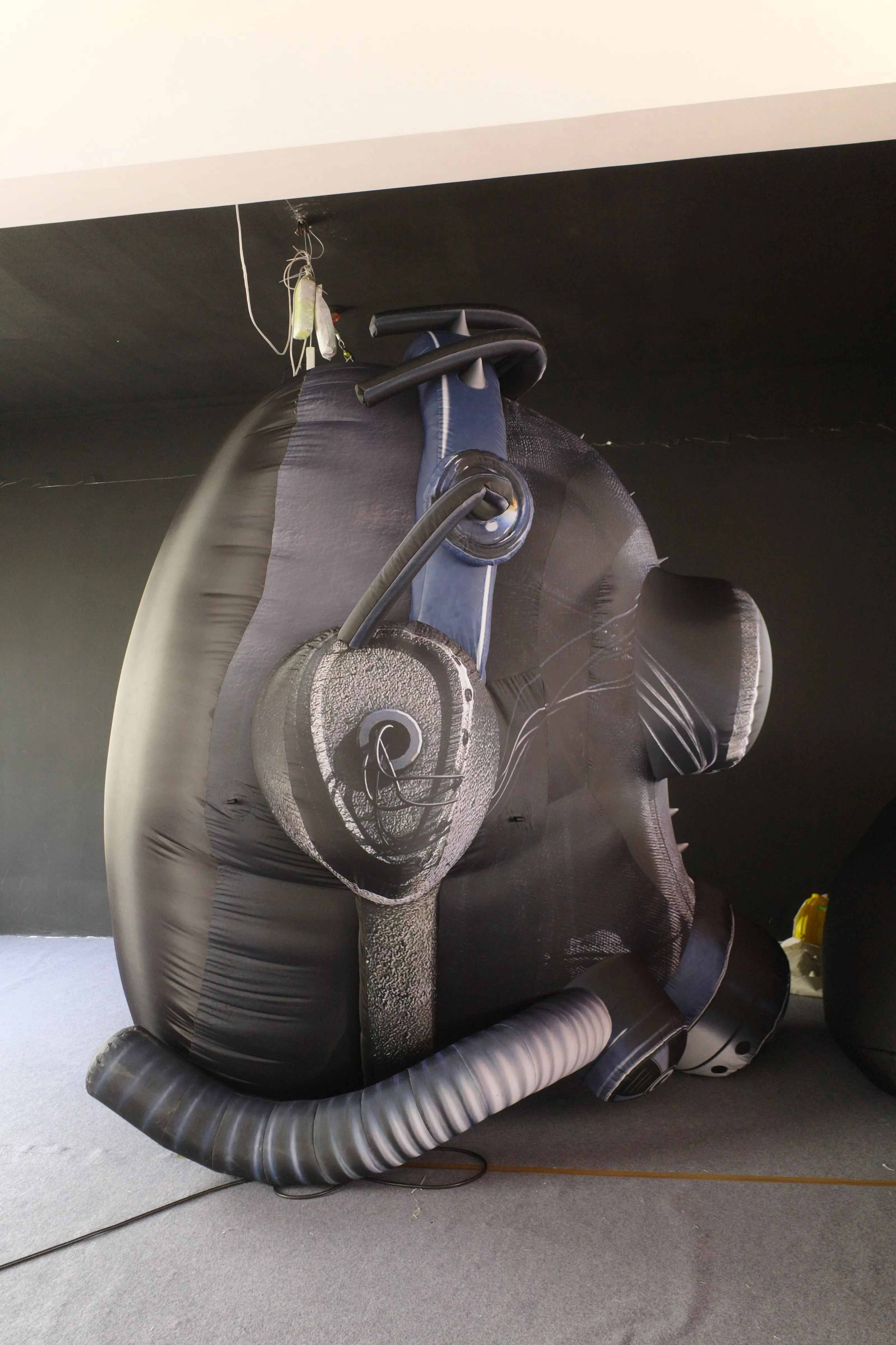 Giant Inflatable Cyberpunk Gas Mask Mascot for Halloween, Durable Hanging Advertising Inflatable