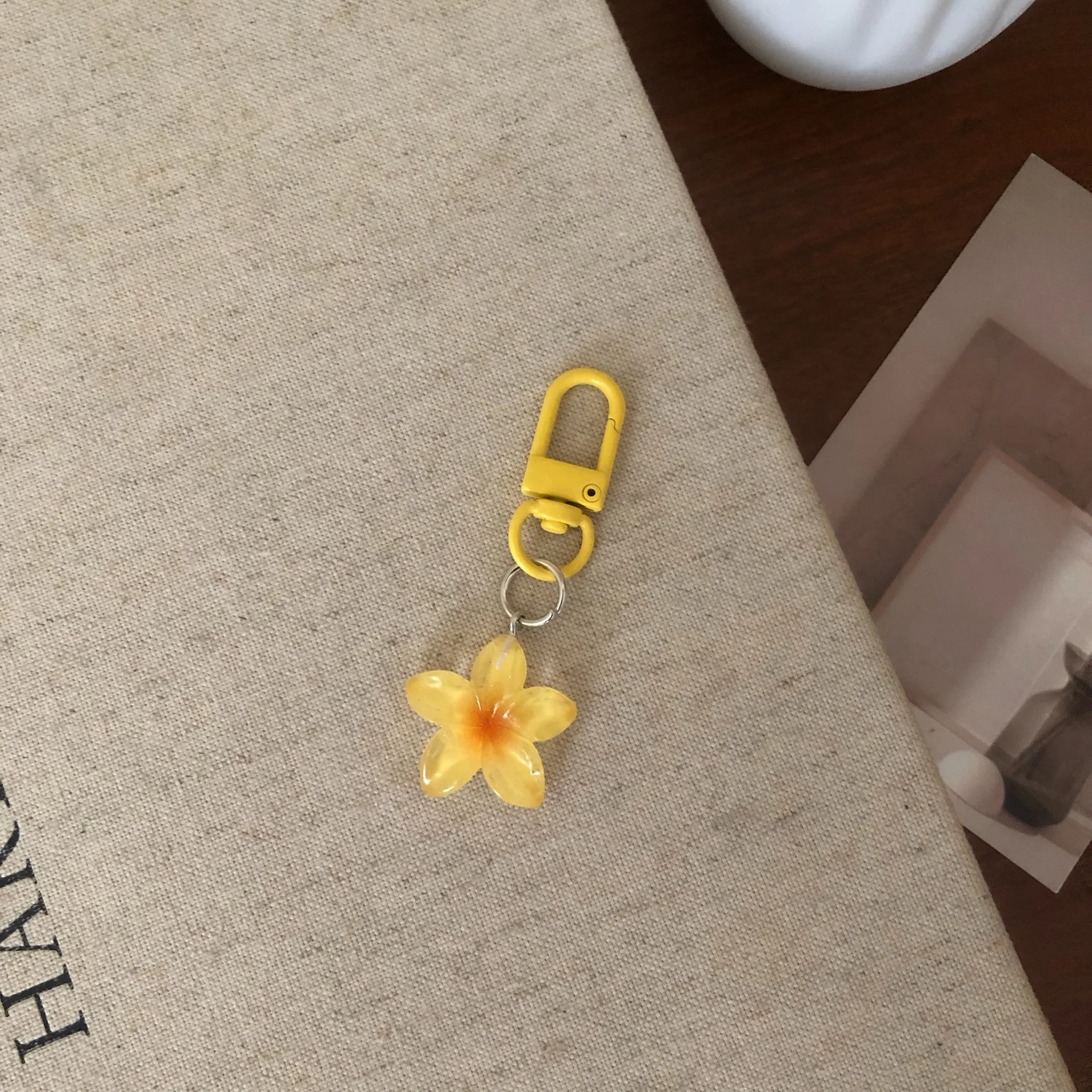 Porte-Clés Fleur De Frangipanier En PVC – Léger, Coloré, Anti-Rayures, Pour Sac, Sac à Dos Ou Clés